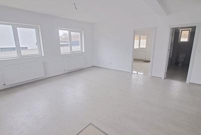 Casă cu 4 camere cu Teren 200 Mp în Bucium - 12