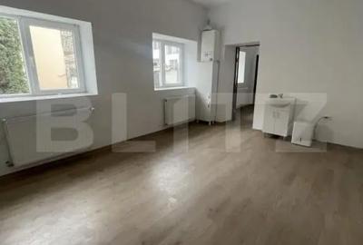 Apartament cu 4 camere semidecomandat în Central - 6