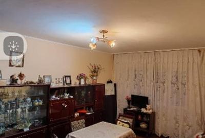 Apartament cu 3 camere decomandat în Răcădău