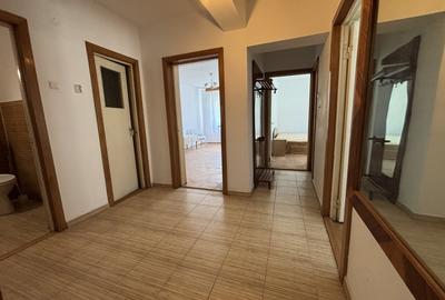 Apartament cu 3 camere decomandat, mobilat în Warthe - 3