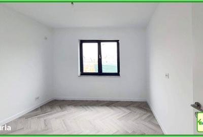 Casă cu 4 camere decomandat în Strejnicu - 4
