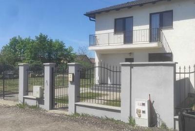 Casă cu 4 camere cu Teren 100 Mp în Central - 3