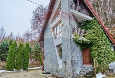 Casă cu 5 camere cu Teren 661 Mp în Clăbucet