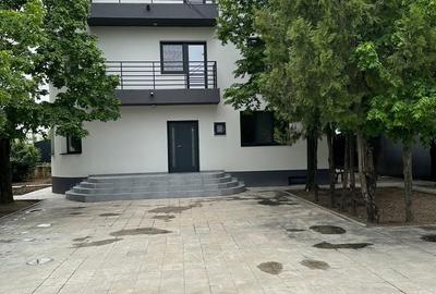 Casă cu 9 camere cu Canalizare în Drumul Taberei - 9