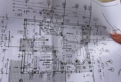 Casa de vanzare la ro?u,500 mp utili poten?ial Unic, loc - 10