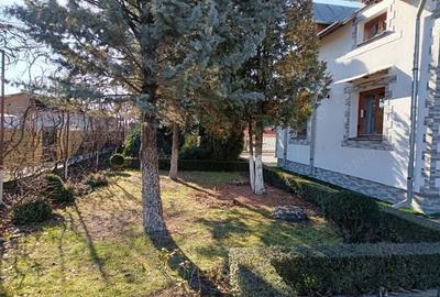 Casă cu 6 camere în Pucioasa - 3