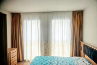 Apartament cu 3 camere decomandat în Tractorul - 1