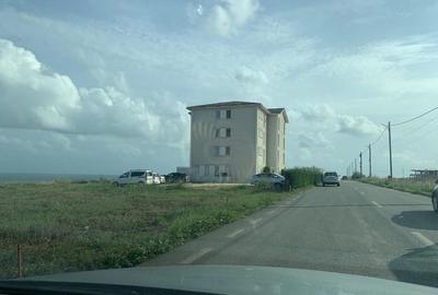 Teren de 2100 mp, în Sud - 2