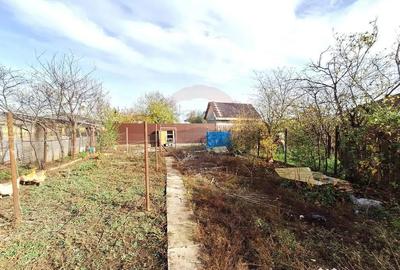 Casă cu 3 camere cu Canalizare în Central - 2