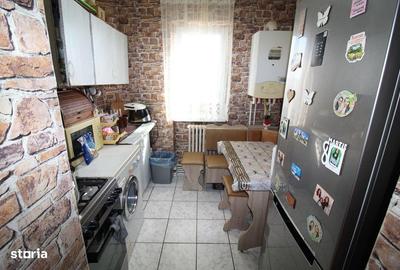 Apartament cu 4 camere în Central - 1