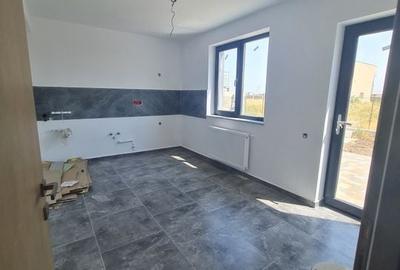 Vila cu 4 camere,2 bai,finisaje deosebite,curte 330 mp - 6