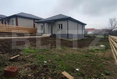 Casă cu 4 camere cu Teren 570 Mp în Tomești - 2