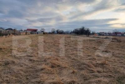 Teren de 6133 mp, în Central - 4