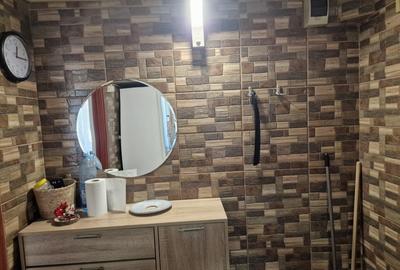 Apartament cu 2 camere nedecomandat în Micro 4 - 7