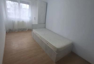 Inchiriez apartament 3 camere - 6