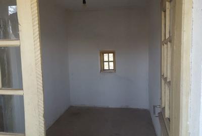 Casă cu 4 camere în Central - 1