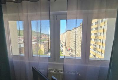 Apartament cu 2 camere semidecomandat, mobilat în Micro III - 2