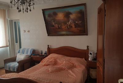 Casă cu 4 camere decomandat în Chercea - 1