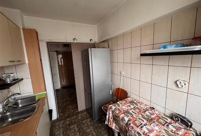 Apartament cu 3 camere semidecomandat în Titan - 3