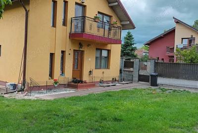Casa cu etaj (P+1) gradina 736mp - 2