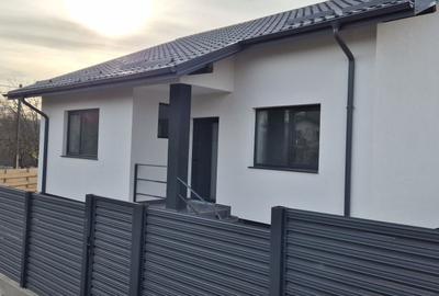 Casă cu 3 camere în Ciurbești - 8