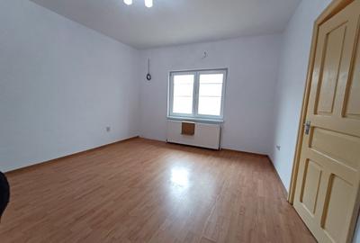 Apartament cu 2 camere în Tei - 4