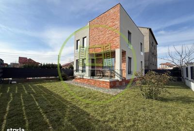 Casă cu 4 camere în Central