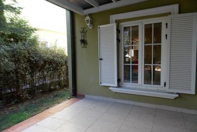 Casă cu 5 camere cu Canalizare în Iancu Nicolae