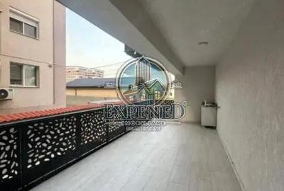 Apartament cu 3 camere decomandat, mobilat în Apărătorii Patriei