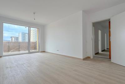 Apartament cu 3 camere decomandat în Tractorul