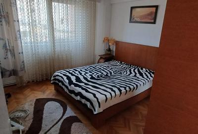 Apartament cu 3 camere decomandat în Traian - 7