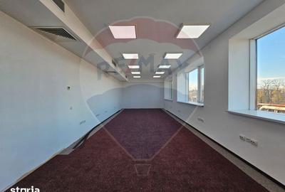 Spațiu comercial, de 240 mp, în Zona industrială - 4