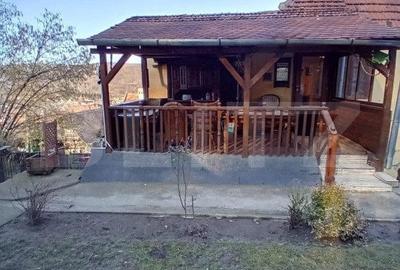 Casă cu 4 camere cu Teren 100 Mp în Central - 2