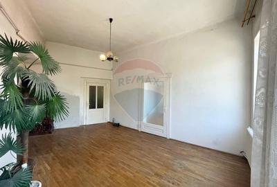 Casa cu 3 camere de vanzare in zona centrala comison 0% - 6