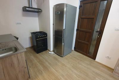Apartament cu 3 camere semidecomandat în Pârneava - 9