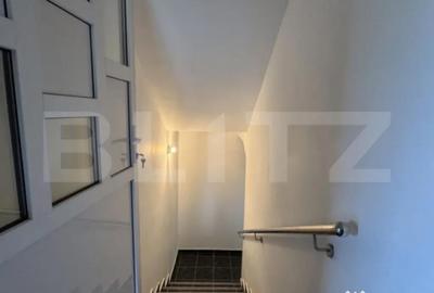 Casă cu 7 camere cu Teren 230 Mp în Central - 9