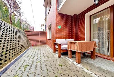 Apartament cu 2 camere, mobilat în Tractorul