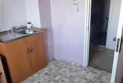 Garsonieră decomandată în Central - 14