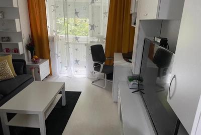 Apartament cu 3 camere decomandat în Vest