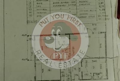 Apartament cu 4 camere semidecomandat în Berceni