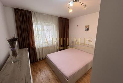 Apartament de 3 camere, decomandat,68 mp., zona Lama - 7