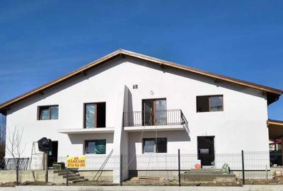 Casă cu 3 camere decomandat în Cornu - 1