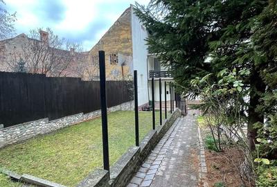 Apartament cu 4 camere în Central - 4