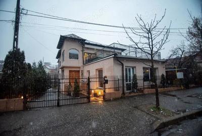 Apartament cu 3 camere decomandat în Trivale