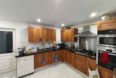 Casă cu 5 camere cu Teren 500 Mp în Central - 13