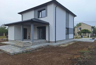 Casă cu 5 camere cu Teren 530 Mp în Domnești - 3