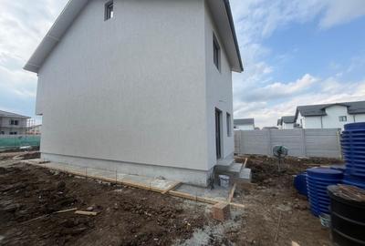 Casă individuală cu 4 camere cu Canalizare în Central - 3