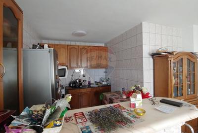 Casă individuală cu 6 camere cu Canalizare în Zvoriștea - 56