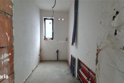 Casă cu 7 camere cu Teren 450 Mp în Central - 14