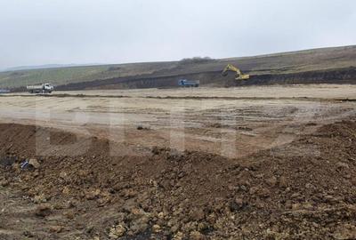Teren de 28800MP(2.8ha). Pregatit pentru investitie! - 2